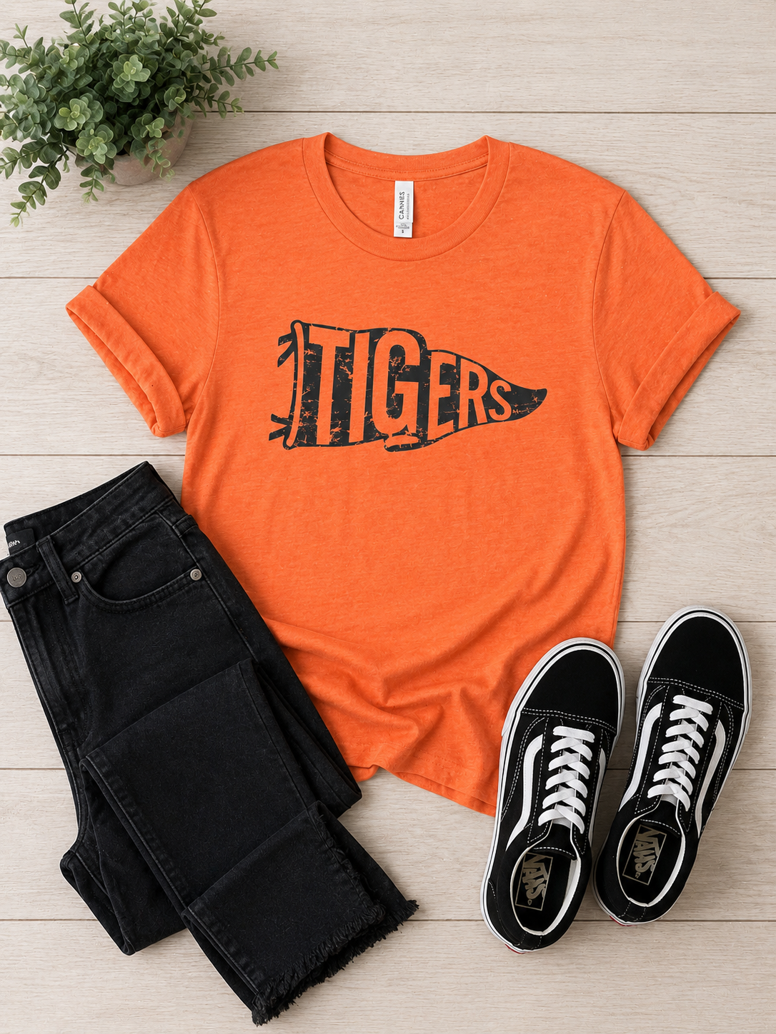 Pennant Tee - Tigers