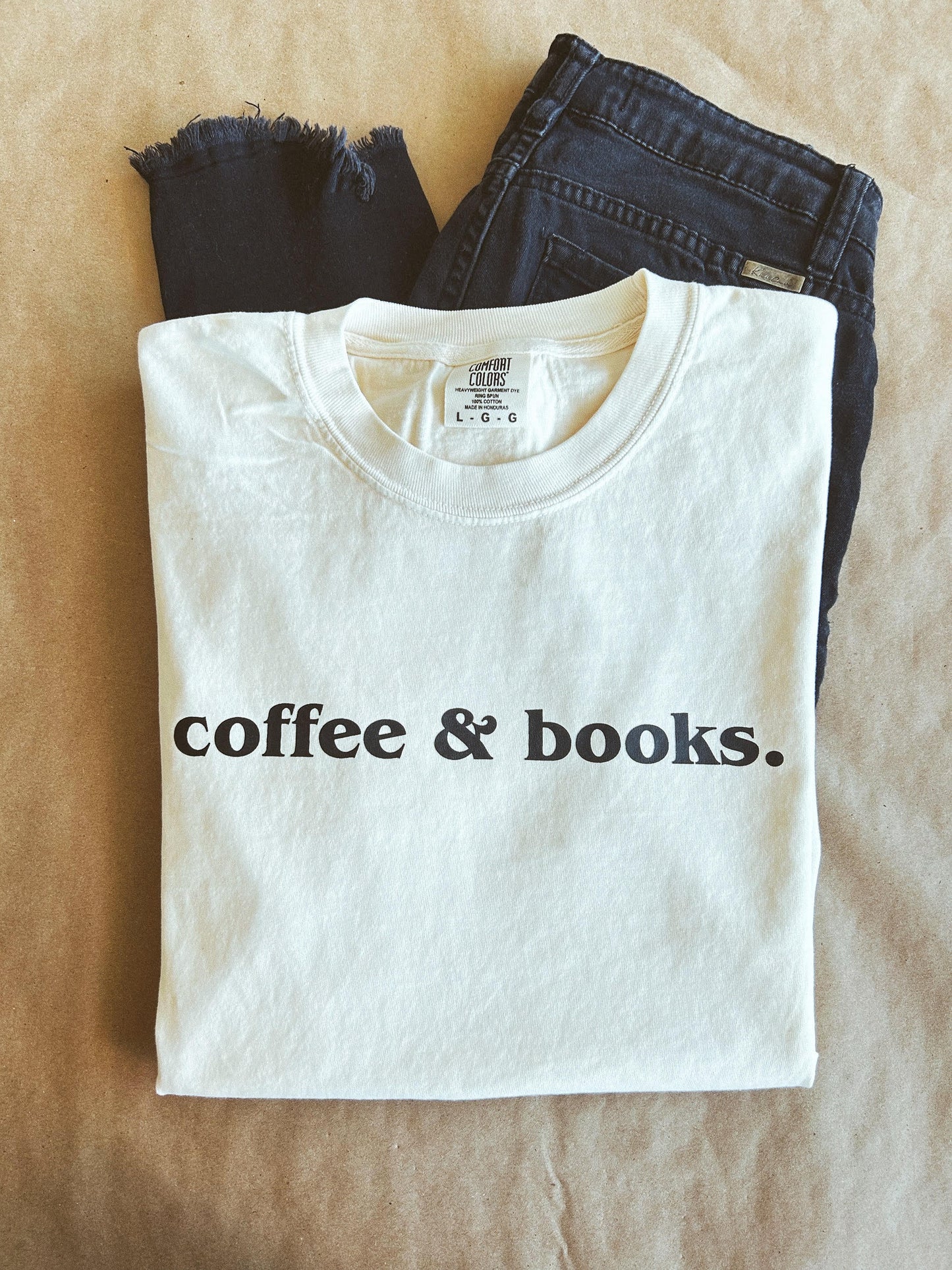 COFFEE & BOOKS.