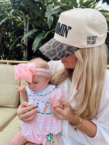 Mommin' - Vintage Trucker Hat